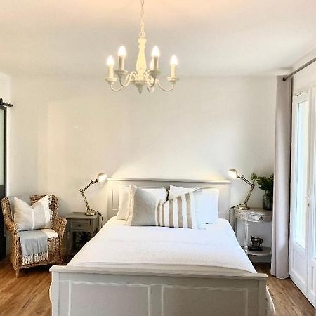 Stunning Bedroom Overlooking The Charente Bourg-Charente 外观 照片