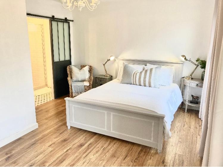 Stunning Bedroom Overlooking The Charente Bourg-Charente 外观 照片